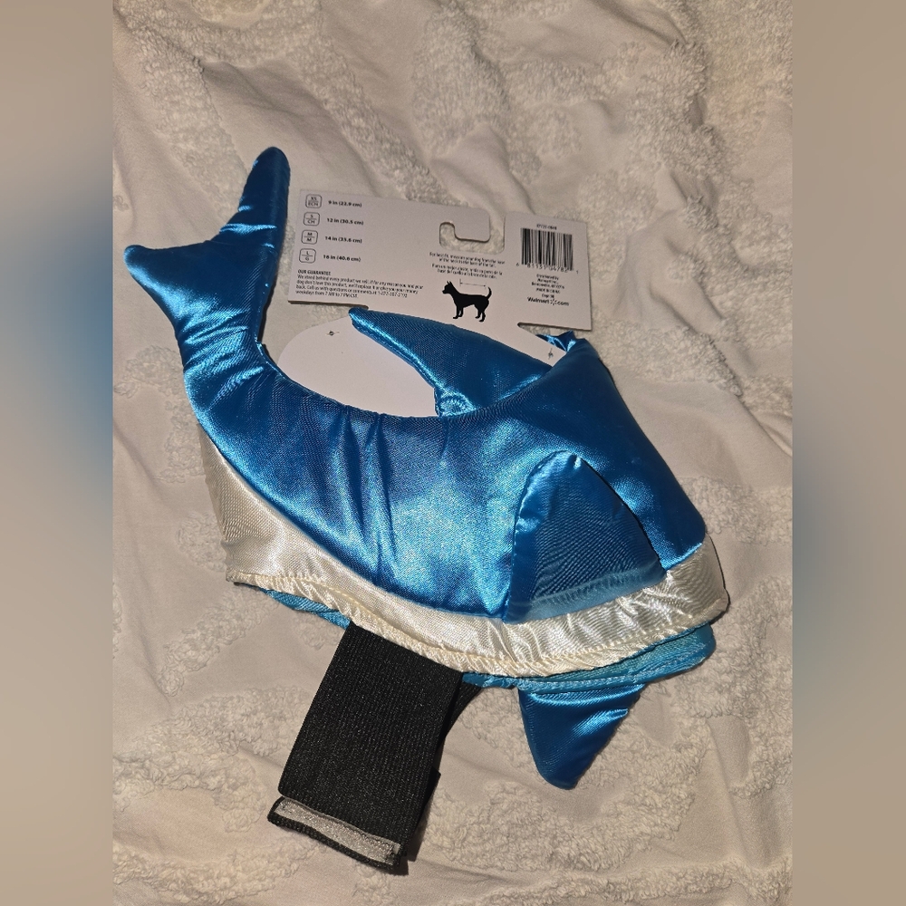 NWT Blue Shark Halloween Costume For Small 12" Dog - Picture 3 of 5